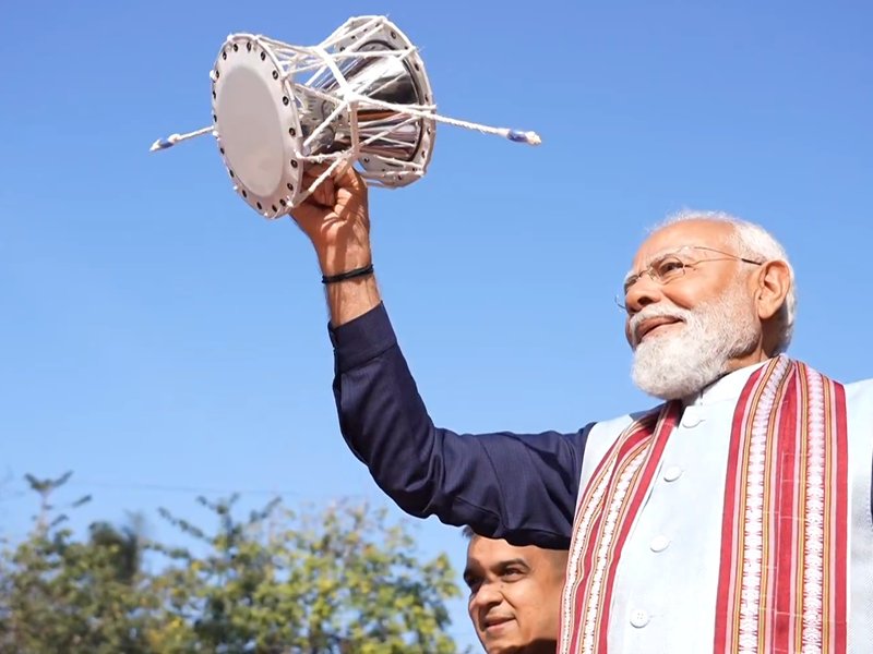 'अनगिनत बलिदानों की यादों को समेटे हुए है सोमनाथ', पीएम मोदी ने शेयर की यात्री की झलकियां 