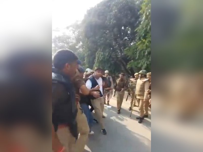 Priyanka Gandhi slams police action on NSUI protesters in Varanasi, calls scrapping of MGNREGA 'reprehensible'