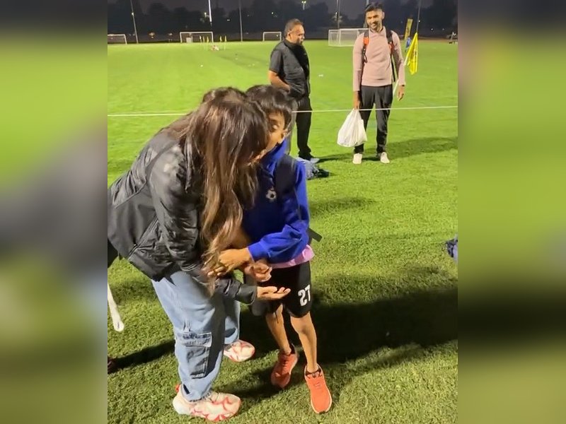 Genelia D'Souza smothers her ‘little one’ with kisses as he leaves his ‘Aai, Baba’ to stay with his team ahead of a match
