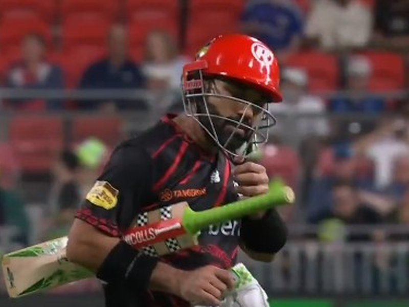 बीबीएल: मोहम्मद रिजवान की हुई बेइज्जती, धीमी बल्लेबाजी की वजह से वापस बुलाया गया 