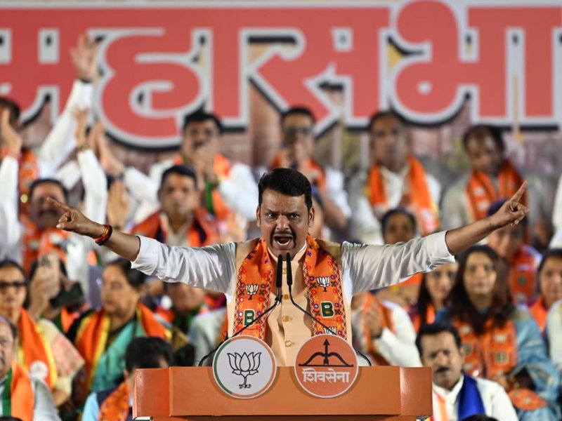 Maha CM castigates Thackeray brothers; challenges Uddhav Thackeray on Marathi language policy (Photo: IANS)