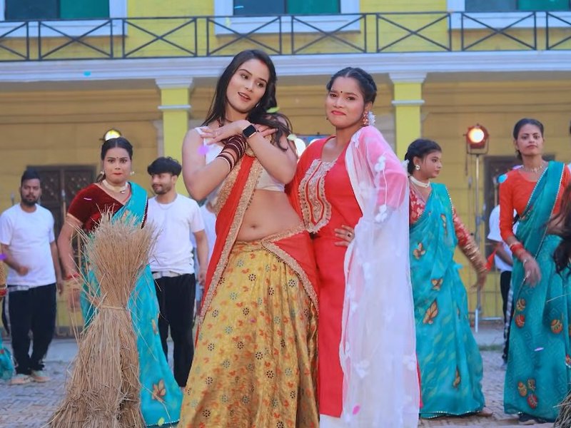 भोजपुरी सिंगर खुशी कक्कर का नया धमाका, 'बेलनमा से पातर बा' गाने ने किया लोगों को झूमने पर मजबूर 