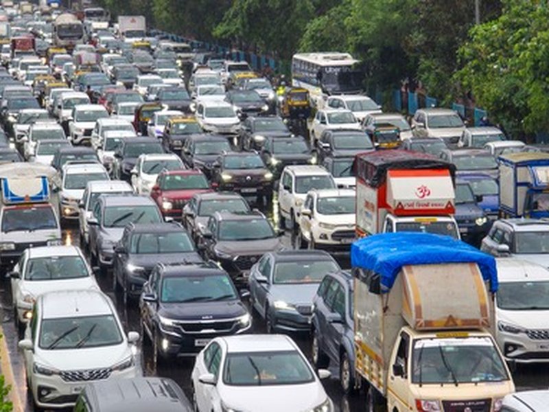 Passenger vehicle sales in India jump 21 pc in Q3, touch record high