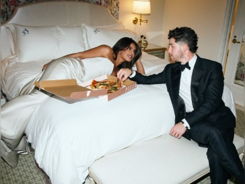 Priyanka Chopra, Nick Jonas enjoy a pizza date post Golden Globes event
