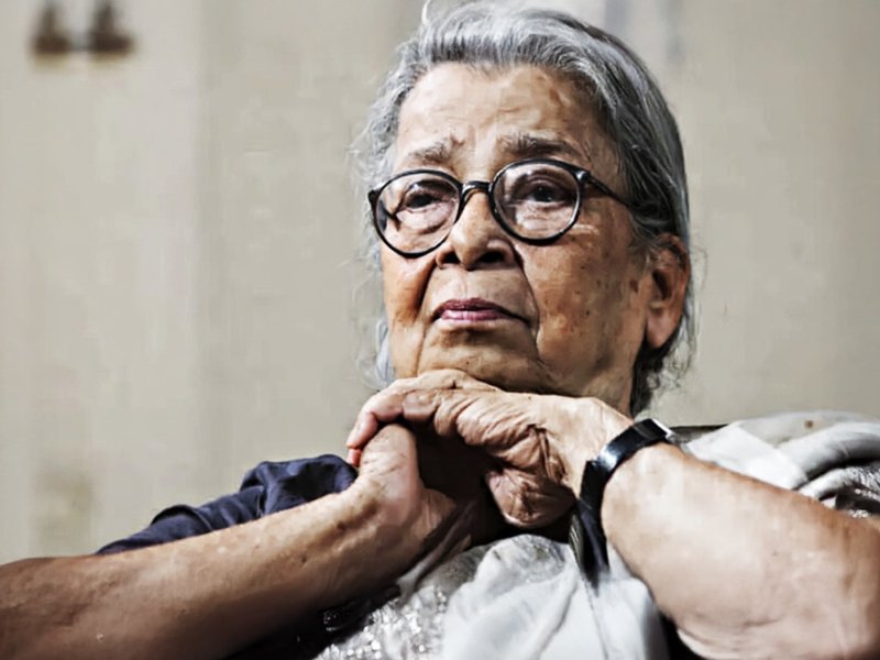 महाश्वेता देवी: आदिवासियों और दलितों की आवाज, जिन्होंने अपनी कलम से समाज को दिखाया आईना