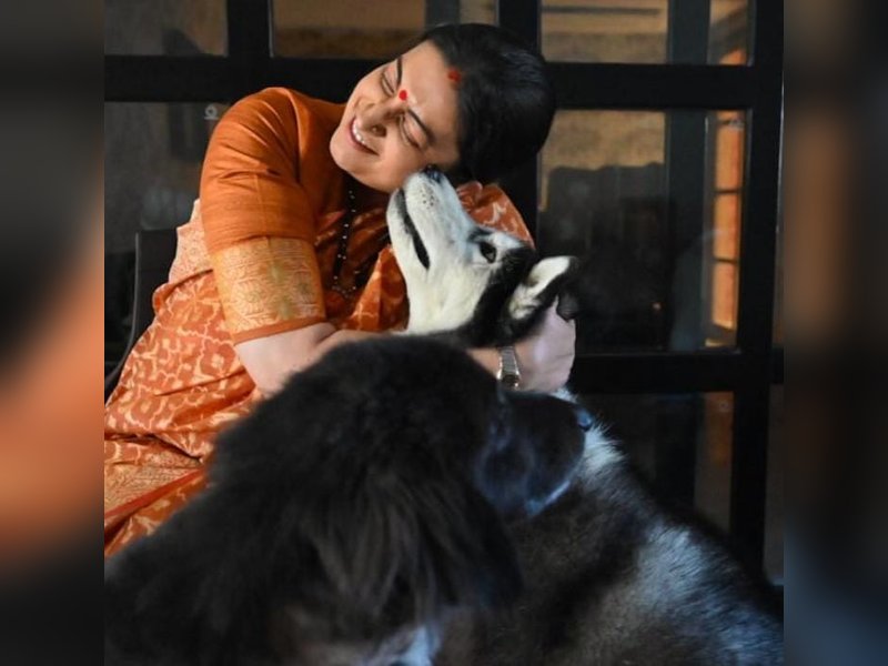 Amid ongoing dog feeder controversy, Smriti Irani shares pic of receiving ‘unconditional love’ from her pets