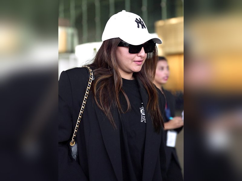 Sonakshi Sinha indulges in Aamras-Puri, says ‘Diet who?’