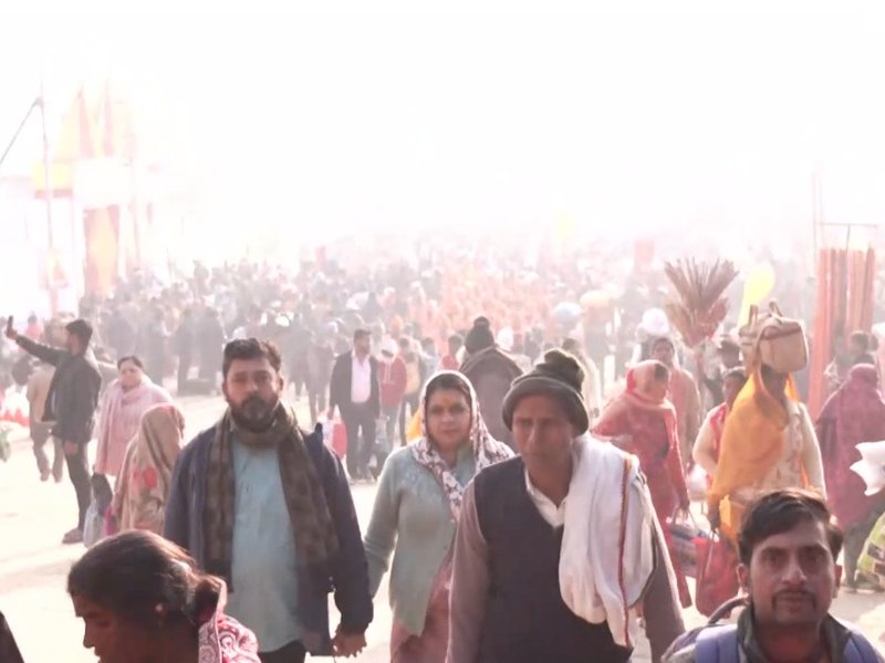 माघ मेला प्रयागराज में मकर संक्रांति पर उमड़ा आस्था का सैलाब, 2 करोड़ से ज्यादा श्रद्धालु करेंगे संगम स्नान