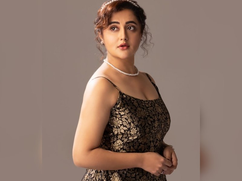 Rashami Desai takes down Instagram post about Amit Shah, Mamata Banerjee: Had no intentions to hurt