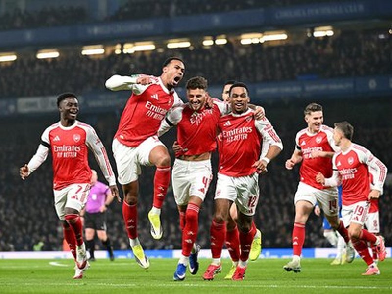 Arsenal edge thriller to take narrow Semi-Final lead over Chelsea