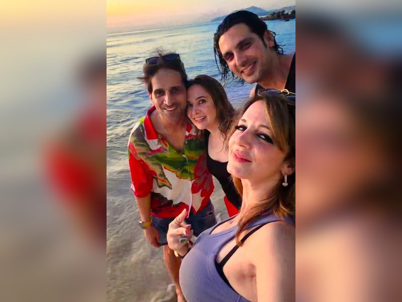 Sussanne Khan carries her late mother Zarine Khan in her heart during her  Phuket trip
