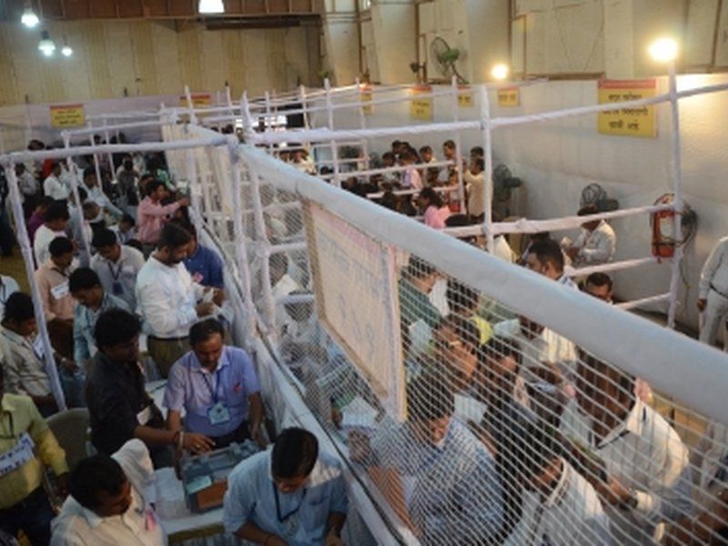 बीएमसी चुनाव : महायुति ने बहुमत का आंकड़ा पार किया, 'ठाकरे ब्रदर्स' की पार्टियां पिछड़ीं