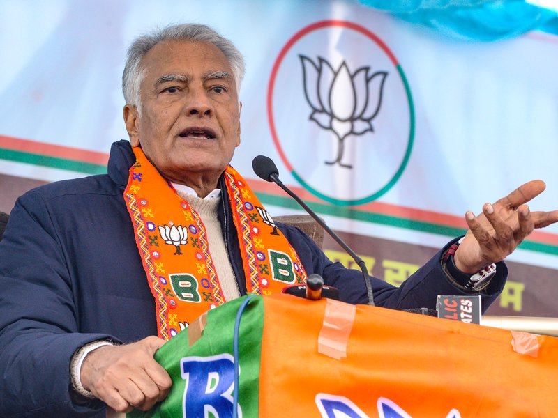 पंजाब : भाजपा का मुख्यमंत्री आवास के बाहर प्रदर्शन, अरविंद केजरीवाल पर लगाए गंभीर आरोप