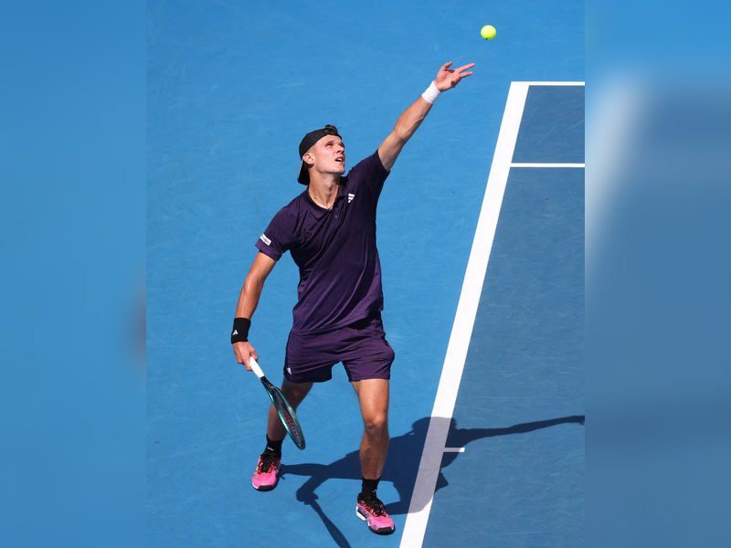 Mensik beats Baez to clinch Auckland crown