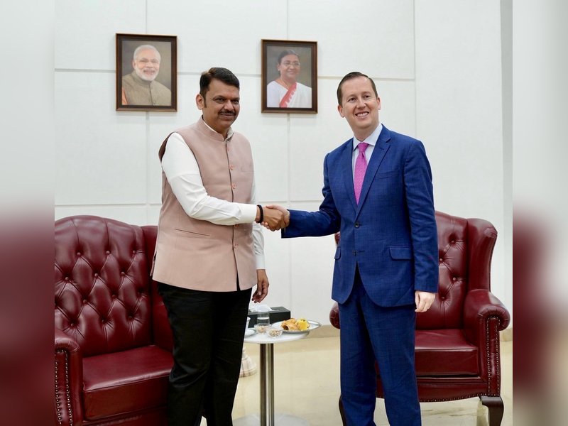 अमेरिकी राजदूत सर्जियो गोर ने देवेंद्र फडणवीस से की मुलाकात, महाराष्ट्र में निवेश बढ़ाने पर चर्चा