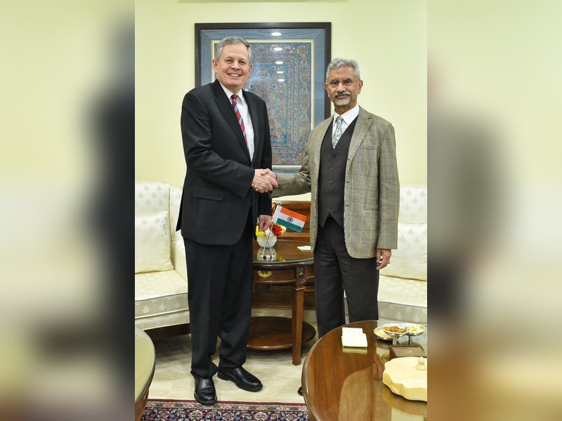 ट्रेड डील पर भारत-अमेरिका की बनेगी बात! एस जयशंकर ने अमेरिकी सांसद स्टीव डैनिस से की मुलाकात