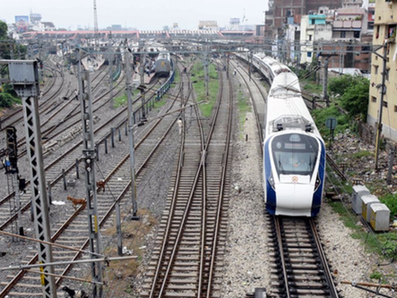 भारत में बीते 11 वर्षों में दोगुनी हुई हाई-स्पीड रेलवे ट्रैक की संख्या: केंद्र