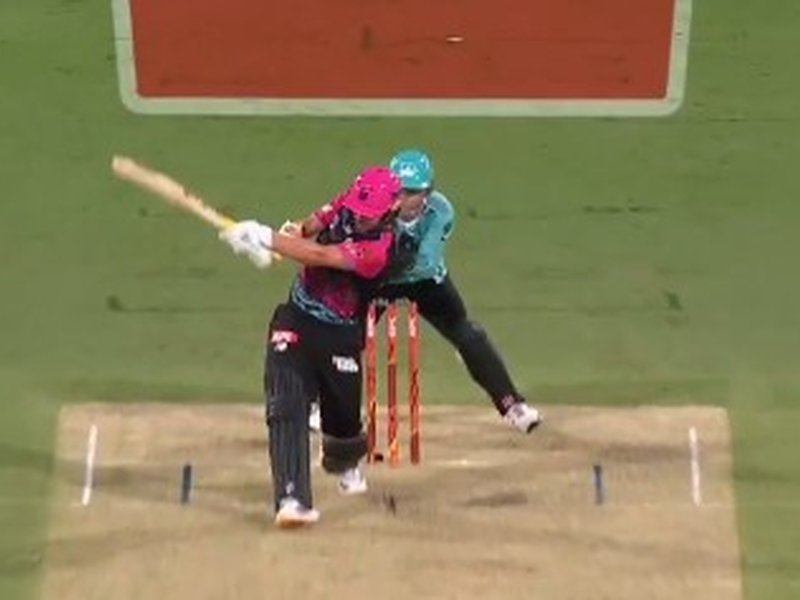 बीबीएल: सैम करन का ऑलराउंड शो, ब्रिसबेन हिट को सिडनी सिक्सर्स ने 5 विकेट से हराया