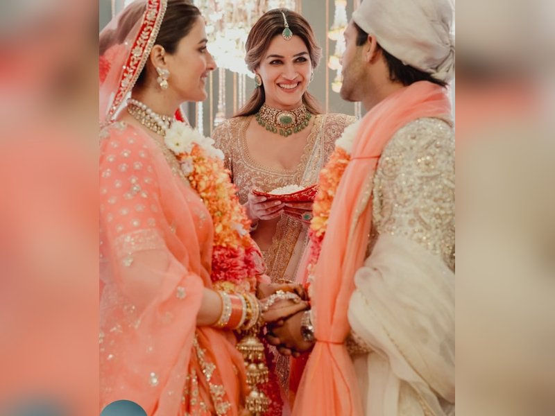 Kriti Sanon shares how her three pet dogs were also a part of sister Nupur Sanon's wedding reception