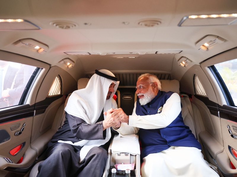 pm modi welcomes UAE President