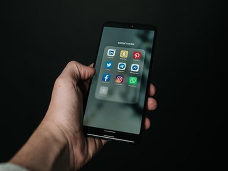 US lawmakers warn tech firms designing apps to addict children