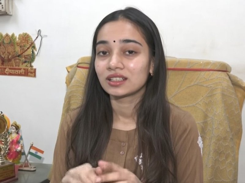 बीएमसी चुनाव: सिर्फ 22 साल की उम्र में पार्षद बनीं कशिश फुलवरिया, क्या है आगे का प्लान