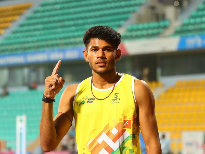 Have informed Sports Minister, says record holder Dev Meena, after TTE makes him deboard train, fines Rs 5000 for travelling with pole vault (Credit: SAI)