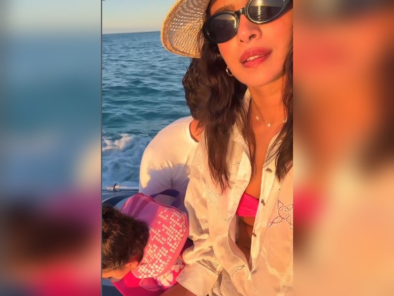  Priyanka Chopra enjoys the sea with her 'favourite people'