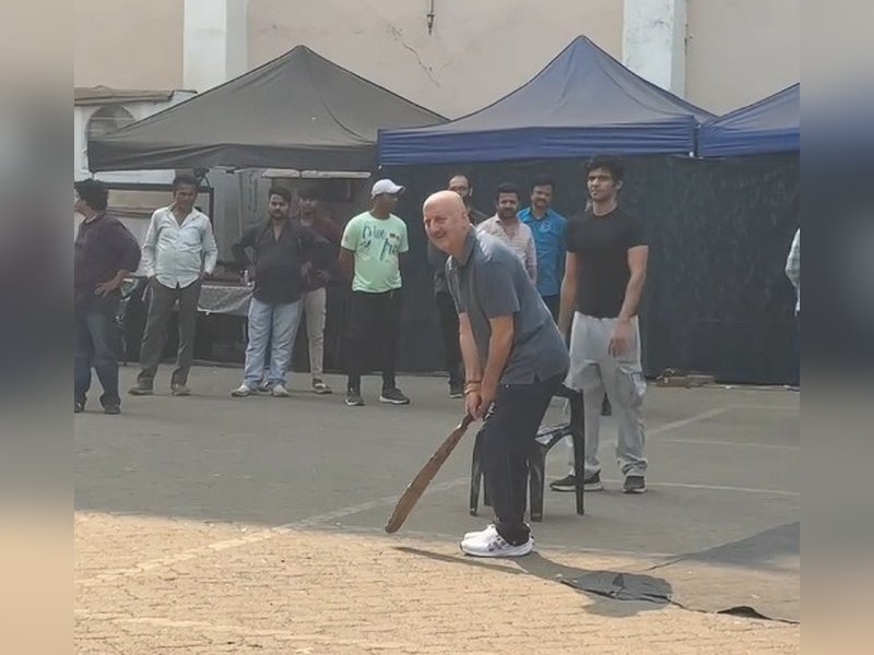 Anupam Kher enjoys some Gali cricket on the sets of his next with Sooraj Barjatya