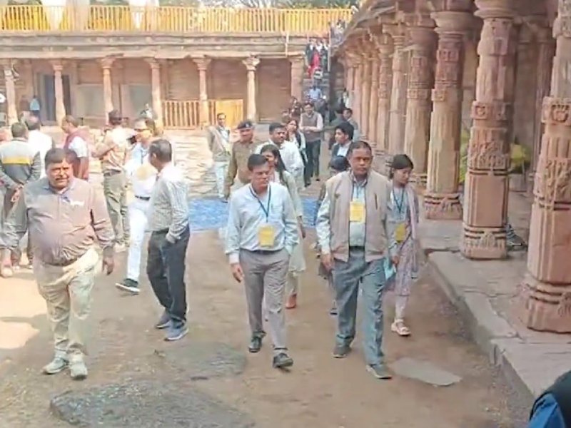 SC to hear today plea seeking 'exclusive' Hindu prayers on Basant Panchami at disputed Bhojshala in MP