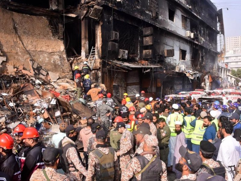 Demands for Karachi Mayor's resignation intensify after mall fire kills 60