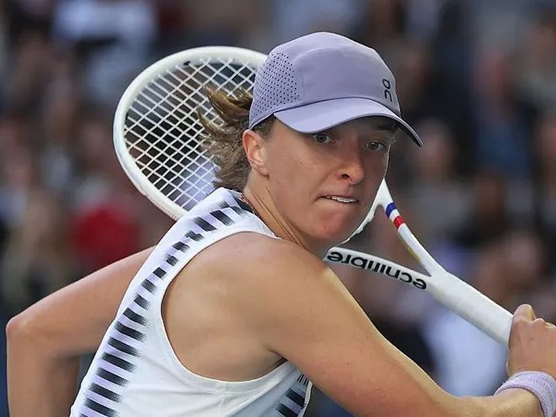 Aus Open: Swiatek reaches 24th straight Major third round; Selekhmeteva stuns Badosa