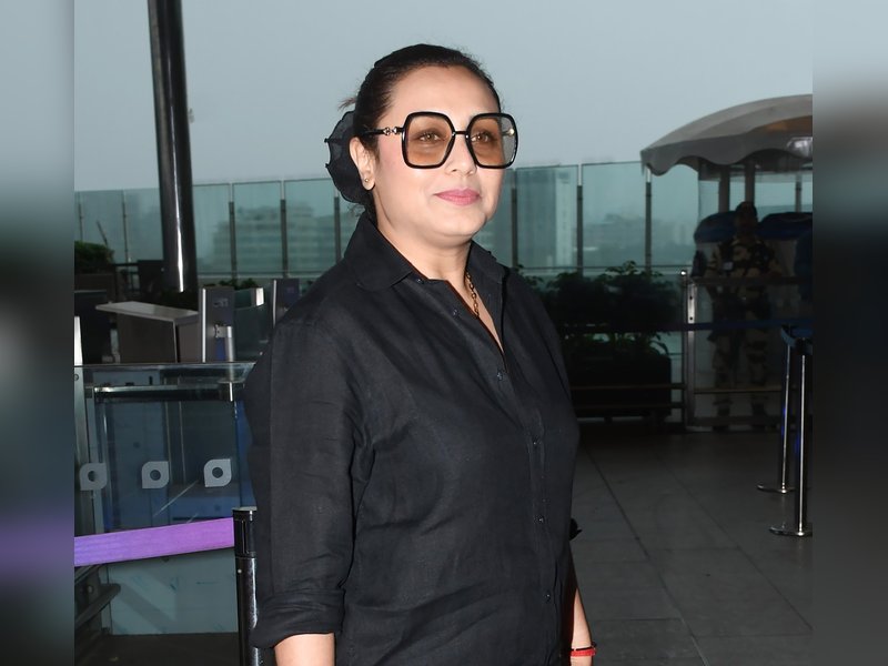Rani Mukerji gets emotional as she thanks Karan Johar for believing in her 'voice' when others rejected it