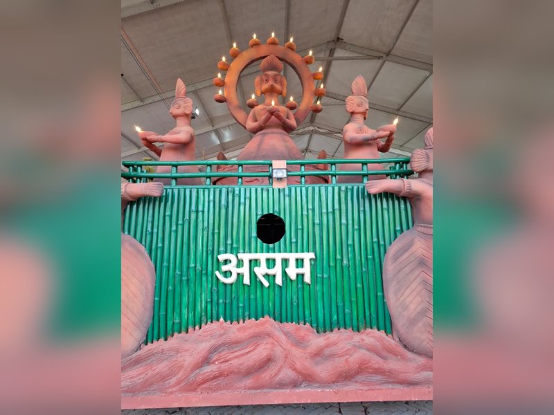 Assam’s R-Day tableau highlights Asharikandi’s Terracotta heritage, riverine culture (Photo: IANS)