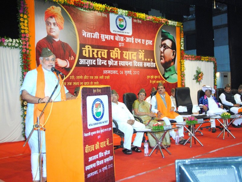 सुभाष चंद्र बोस की जयंती पर पीएम मोदी ने शेयर किए कई खास पल, बोले- नेताजी से हमेशा मिली प्रेरणा