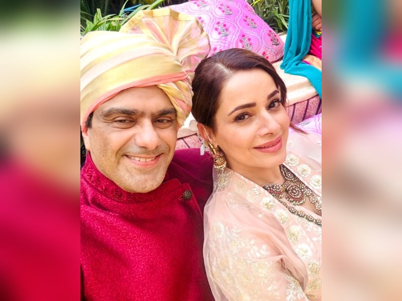 Neelam Kothari celebrates 15 years of marital bliss with ‘honey’ Samir Soni