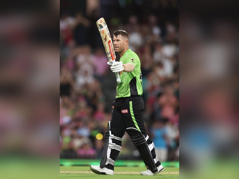 बीबीएल: डेविड वार्नर ने सिडनी थंडर के साथ एक साल का करार बढ़ाया   