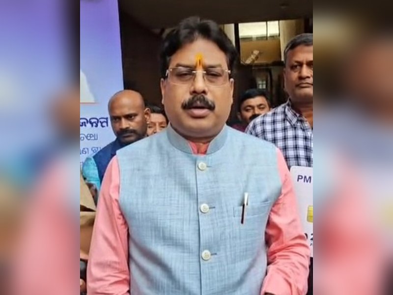 पीएम स्वनिधि स्कीम से स्ट्रीट वेंडर्स को मिल रहा आर्थिक लाभ : मंत्री कृष्ण चंद्र महापात्रा 