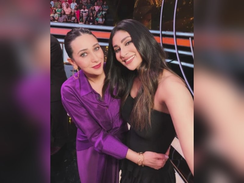 Mouni Roy has a fangirl moment as she shares stage with Karisma Kapoor: 'My Rachel, Monica....'