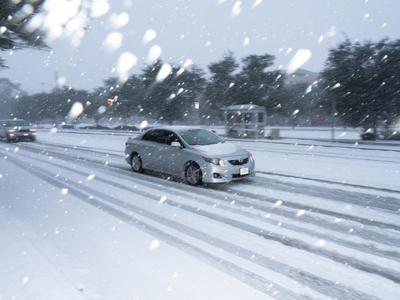 Winter storm threatens large swath of US, prompts federal response