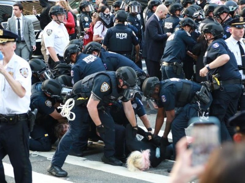 US courts scrutinise immigration detention, delays