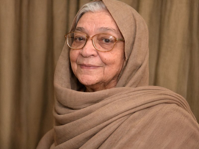 यादों में कृष्णा सोबती: एक बेबाक आवाज, भाषा और साहस की अमर गाथा