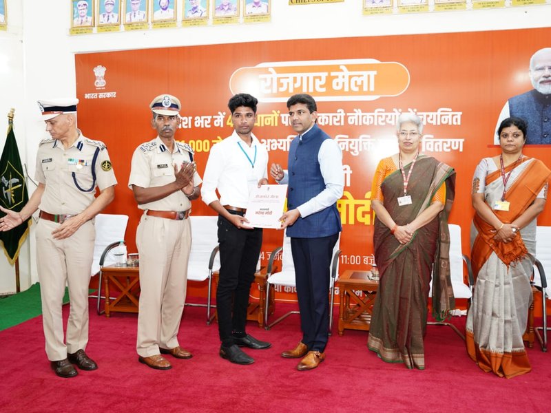 Telecom PLI creates 25,000 manufacturing jobs, hits exports worth Rs 13,000 crore: Minister