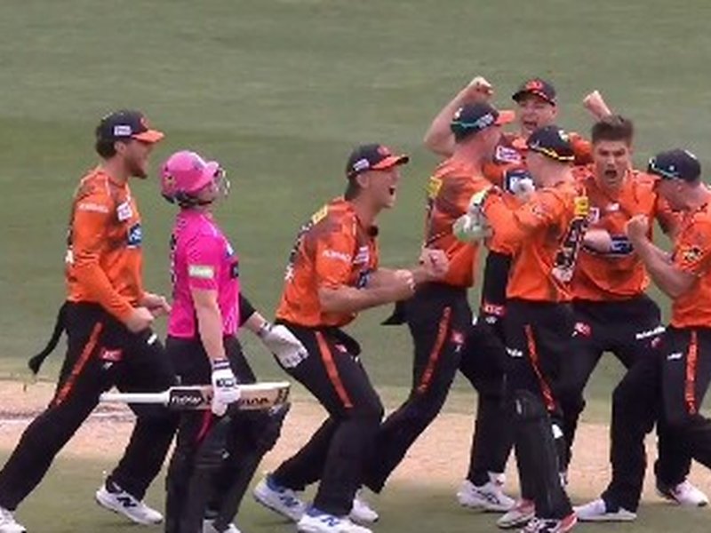 बीबीएल फाइनल: सिडनी सिक्सर्स ने पर्थ स्कॉर्चर्स को जीत के लिए दिया 133 रन का लक्ष्य 