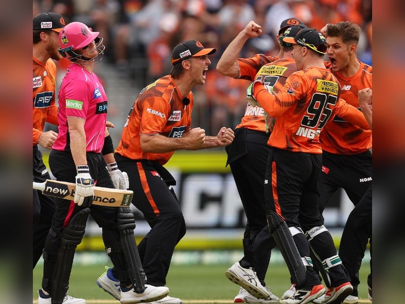 बीबीएल फाइनल: सिडनी सिक्सर्स ने पर्थ स्कॉर्चर्स को जीत के लिए दिया 133 रन का लक्ष्य 