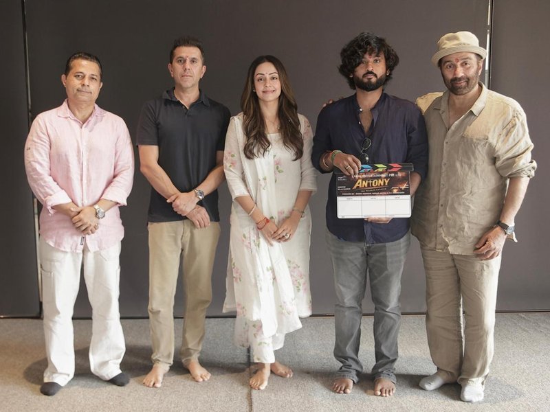 Sunny Deol to start shooting for his next film produced by A.R. Murugadoss, Farhan Akhtar