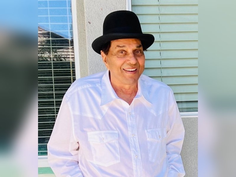 Hema Malini reacts to Dharmendra being conferred with Padma Vibhushan award