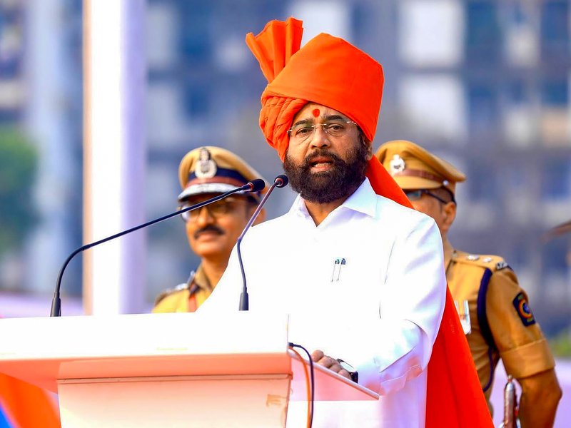 एकनाथ शिंदे : गरीबी ने पढ़ने नहीं दिया, मजबूरी में चलाना पड़ा ऑटो, फिर तीन पहिए वाले ड्राइवर को पूरा महाराष्ट्र चलाने की मिली जिम्मेदारी