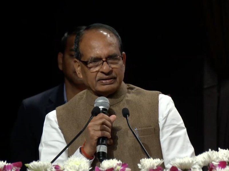 ‘Serving farmers is my only passion: Shivraj Singh Chouhan speaks to beneficiaries at Pusa (Photo: IANS)