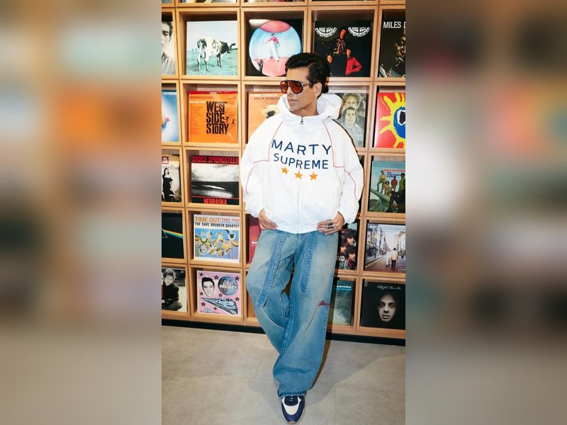 Karan Johar announces ‘digital detox’, asks ‘universe the strength to stay away’